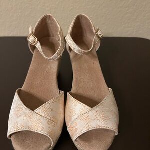 TOMS. Elegant Cream Women's Shoes